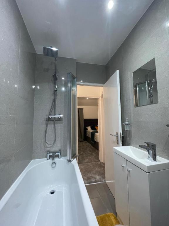 Tooting Lodge London - Cosy 2 Bedroom House With Garden, 5 Mins Walk To Tube Station Dış mekan fotoğraf