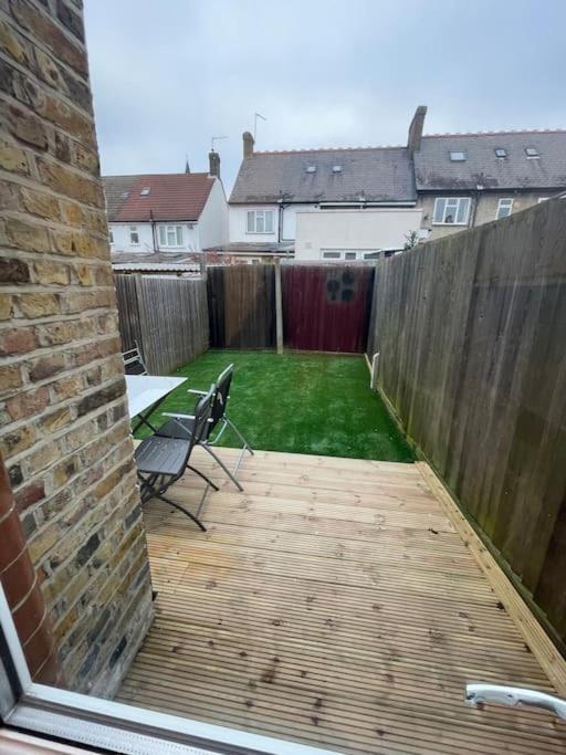 Tooting Lodge London - Cosy 2 Bedroom House With Garden, 5 Mins Walk To Tube Station Dış mekan fotoğraf