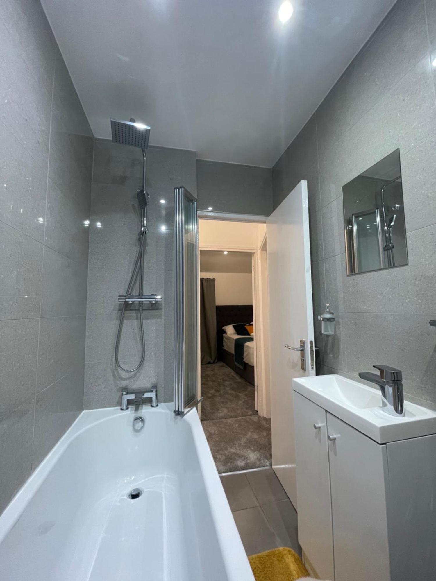 Tooting Lodge London - Cosy 2 Bedroom House With Garden, 5 Mins Walk To Tube Station Dış mekan fotoğraf