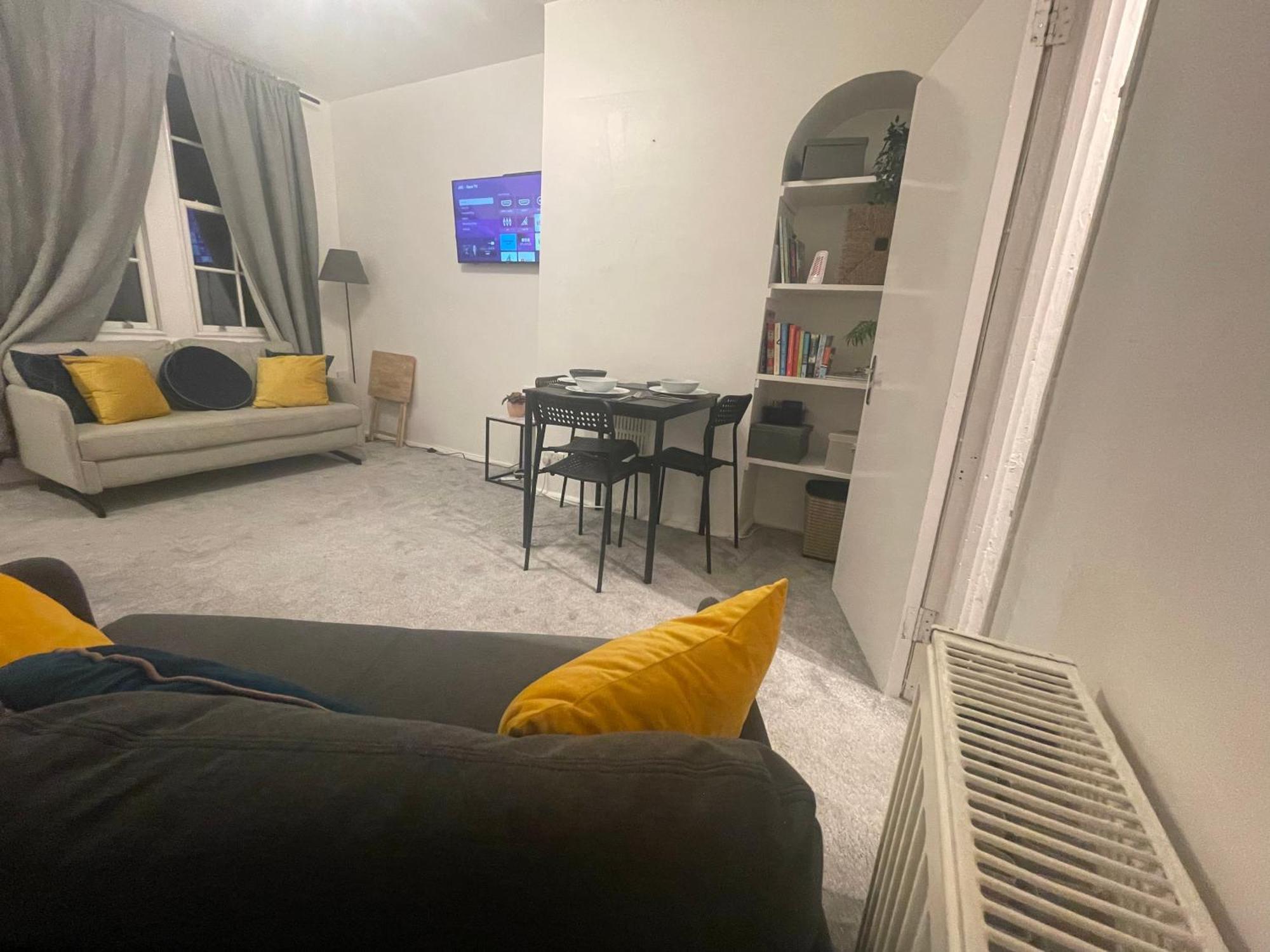 Tooting Lodge London - Cosy 2 Bedroom House With Garden, 5 Mins Walk To Tube Station Dış mekan fotoğraf